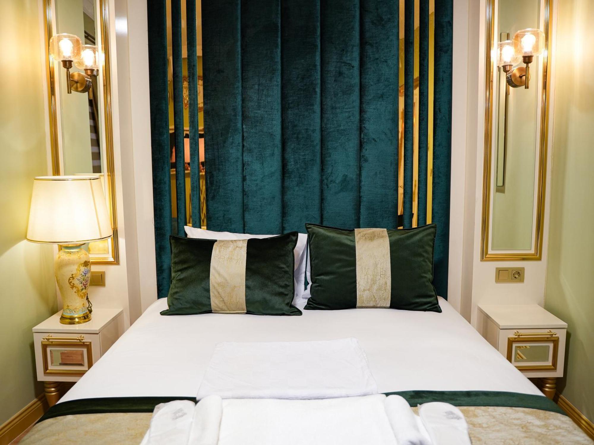 Whitemoon Hotel Suites Taksim Estambul Exterior foto